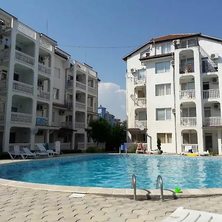 Apartment Bravo 5