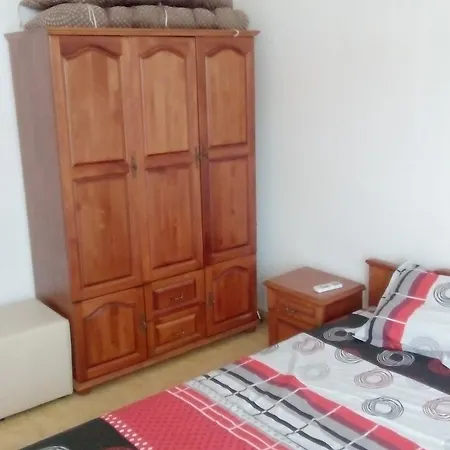 Apartment Bravo 5